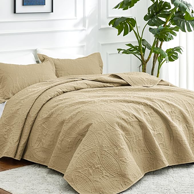 Love's cabin Quilts for Queen Bed Camel Bedspreads - Soft Bed Fall Lightweight Bedspread Comforter - Modern Style Coin Pattern Coverlet for All Season - 3 Pieces (1 Quilt, 2 Pillow Shams)