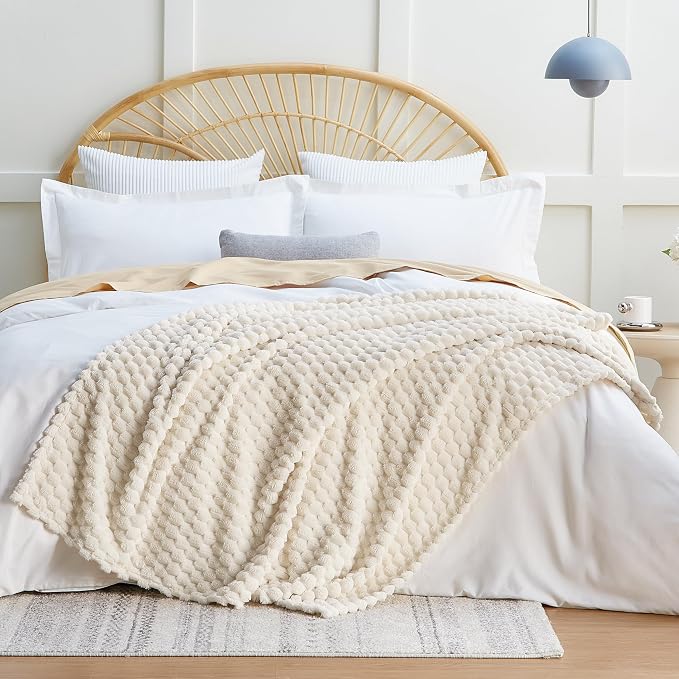 EXQ Home Fleece Blanket Twin Size for Couch or Bed - 3D Imitation Turtle Shell Jacquard Decorative Blankets - Cozy Soft Lightweight Fuzzy Flannel Blanket Suitable for All Seasons(60"×80",Cream)