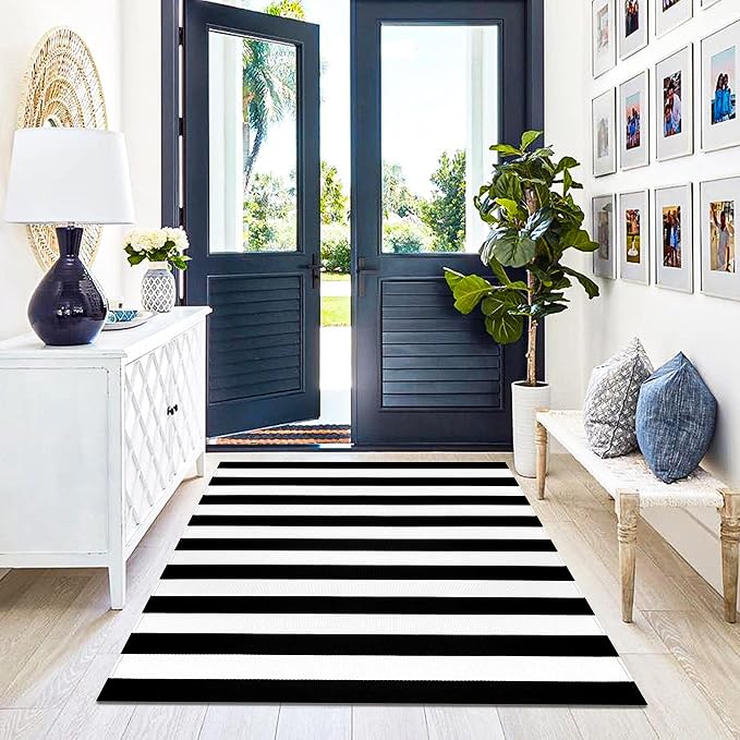 KILOCOCO Black White Striped Rug 4x6 ft Front Door Mat Outdoor Washable Rug