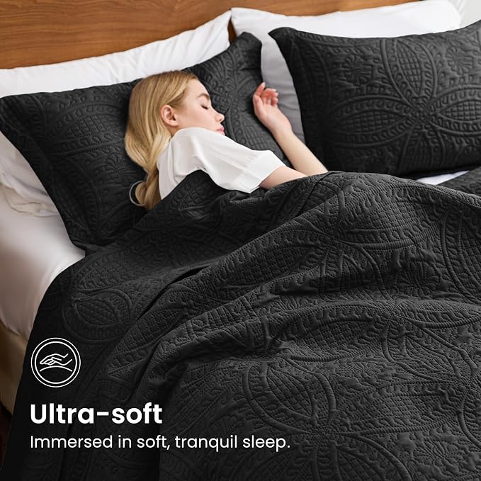 Love's cabin Oversized King Size Quilt Bedding Set Black Bedspreads - Oversized King Lightweight Bedspread Comforter - Coin Pattern Coverlet for All Season - 3 Pieces (1 Quilt, 2 Pillow Shams)