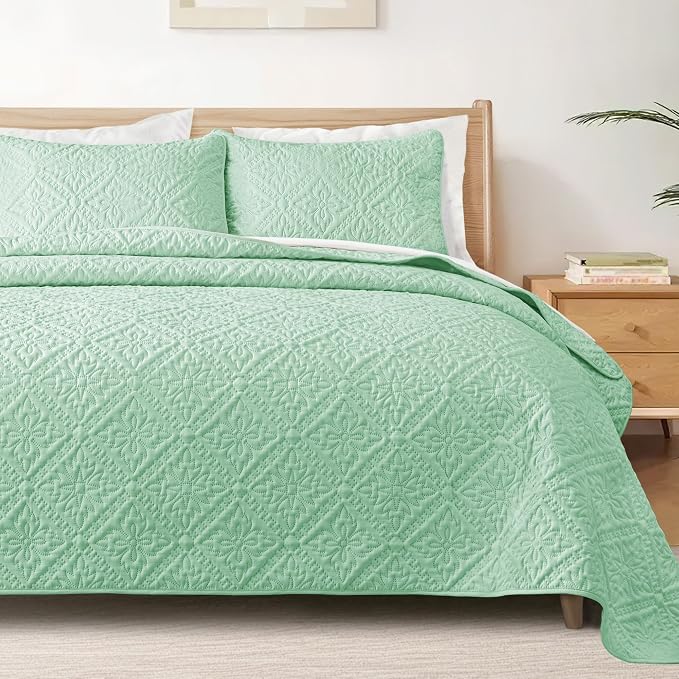 Exclusivo Mezcla Twin Quilt Set, Sage Green | Lightweight Soft Bedspreads Coverlets, All Season Bedding with 1 Pillow Sham, Modern Style for Dorm Bedroom Guest Room