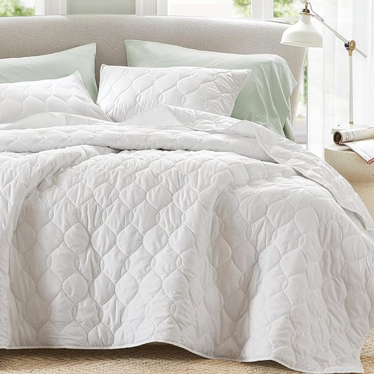 Comfort Spaces Kienna Queen Quilt Bedding Set 3 Piece, 90"x90" White Ogee | Soft Cozy Lightweight Summer Coverlet Full Size, Quilted Bedspreads Extra Layer, Modern Casual Bedroom Decor, OEKO-TEX