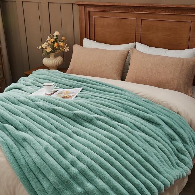 NEWCOSPLAY Faux Fur Ribbed Throw Blanket for Couch, New Sage Green, 50"x60" | Plush Soft Thick Warm Blanket for Couch Sofa Bed 850GSM, Fluffy Cozy Luxury Decorative Throw, Gift for Women Men