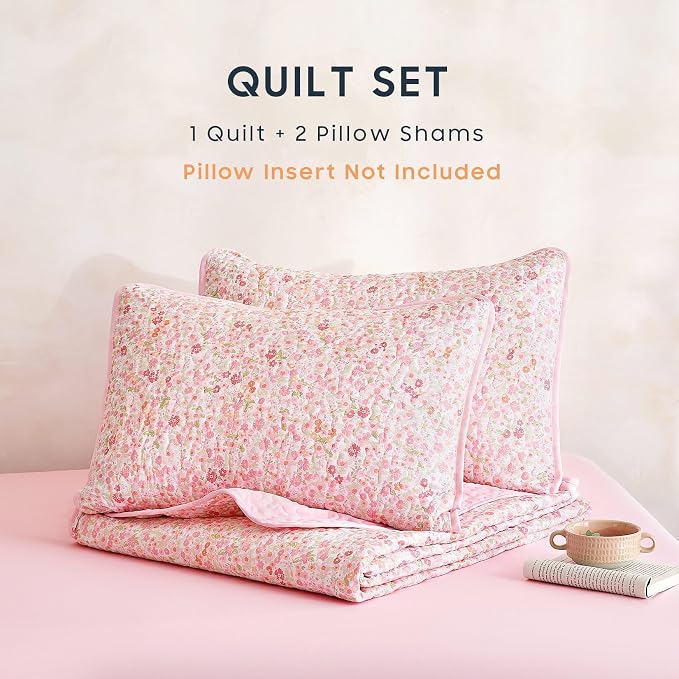 Wake In Cloud - Floral Quilt Set, Cute Vintage Flower Cottagecore Shabby Chic for Women Teen Girls, Reversible Lightweight Bedspread Coverlet, 3 Pieces, Pink, Queen/Full Size