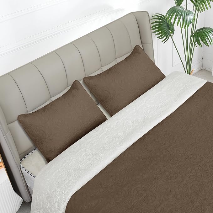 Easy-Going Reversible Quilt Set Full/Queen, Bedspread with 2 Shams | Damask-Camel/Ivory, Lightweight Bed Comforter, 1 Quilt + 2 Pillow Shams, All-Season Coverlets for Bedroom