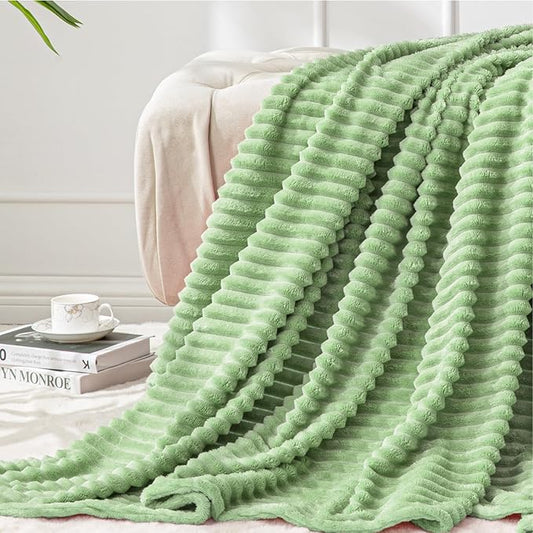 BEDELITE 3D Ribbed Apple Green Fleece Throw Blanket for Couch, 50x60 Inch | Soft Warm Decorative Fluffy Blanket, Cozy Plush Lightweight Fuzzy Throw Blanket for Bed Sofa Home Room Decor, Gift for Women