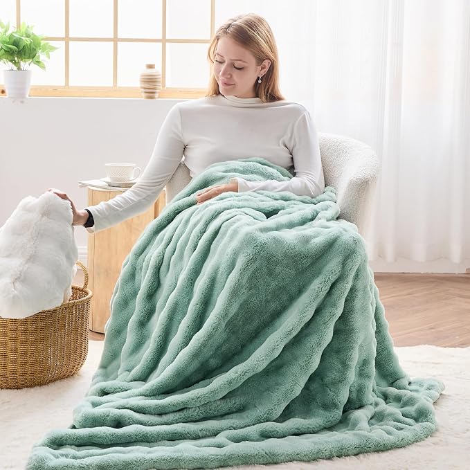 Green Faux Fur Bubble Throw Blanket Twin 60x80 Inch 550GSM Plush