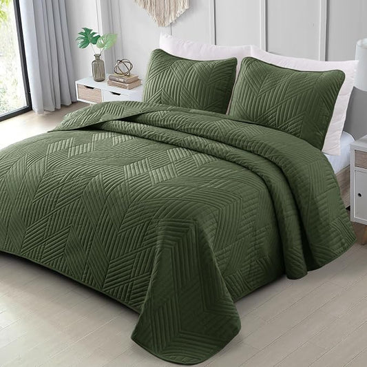 Exclusivo Mezcla Ultrasonic Twin Quilt Bedding Set, Olive Green | Lightweight Bedspreads, Soft Microfiber, Modern Geometric Coverlet, All Season Bed Cover, 1 Quilt and 1 Pillow Sham