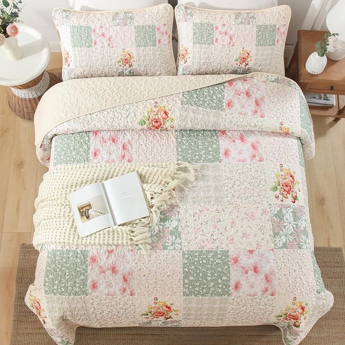 Mybedsoul Boho Quilt King Size, Patchwork Floral Bedding Set, Beige | Soft Lightweight Microfiber Floral Coverlet Set, 3 Pieces Plaid Reversible Bedspread, Bed Sets for All Seasons 90"x110"