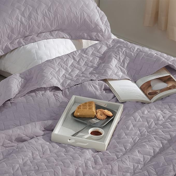 Bedsure Queen Size Quilt, Lightweight Comforter Set, Light Purple Bedspread | Coverlet, Basket Weave, All-Season Comfort, Skin-Friendly Soft, Breathable, Machine Washable, 90"x96", 3 Pcs, 2 Pillow Shams