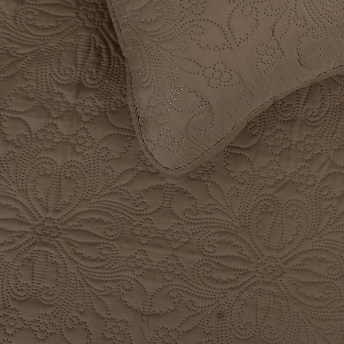 Easy-Going Reversible Quilt Set Full/Queen, Bedspread with 2 Shams | Damask-Camel/Ivory, Lightweight Bed Comforter, 1 Quilt + 2 Pillow Shams, All-Season Coverlets for Bedroom