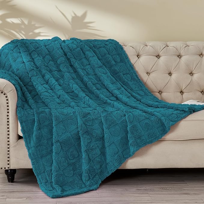 FY FIBER HOUSE Throw Blankets with Heart Checkered,Soft Warm Blankets for Lover Mom Father Gifts,Washable Lightweight Fuzzy Blanket for Couch Sofa Bed Office All Season(Umber Blue,60"x80")