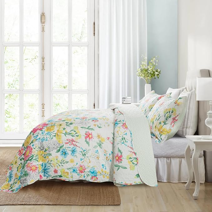 NEWLAKE Quilt Bedspread Sets- Dreamy Flowers Reversible Coverlet Set,King Size