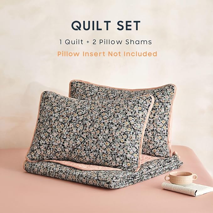 Wake In Cloud - Floral Quilt Set, Cute Vintage Flower Cottagecore Shabby Chic for Women Teen Girls, Reversible Lightweight Bedspread Coverlet, 3 Pieces, Black, Queen/Full Size