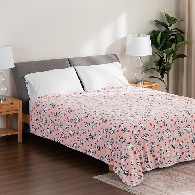 Berkshire Blanket Peanuts® VelvetLoft® Cute Character Snoopy Plush Blanket,Poses and Hearts Blush,Twin 60 in x 90 in (Official Peanuts® Product)