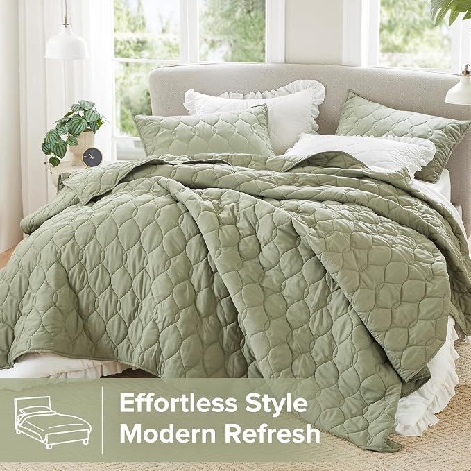 Comfort Spaces Kienna Bed Quilt Set King Size 3P, 104"x90" Olive Green Ogee | Soft Cozy Lightweight Summer Coverlet Cal King, Quilted Bedspreads Extra Layer, Modern Casual Bedroom Decor, OEKO-TEX