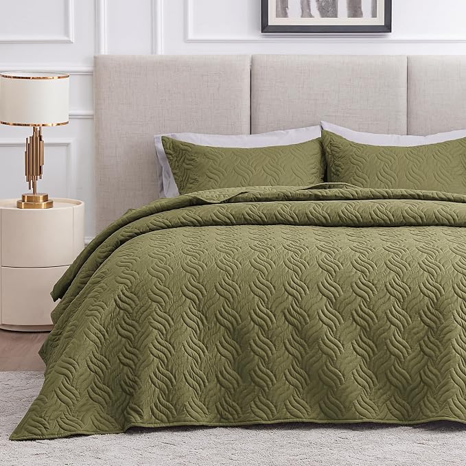 Love's cabin Quilts for Queen Bed Olive Green Bedspreads Bedding Set - Summer Lightweight Bedspread Comforter - Wave Pattern Bedding Coverlet for All Season - 3 Pieces (1 Quilt, 2 Pillow Shams)