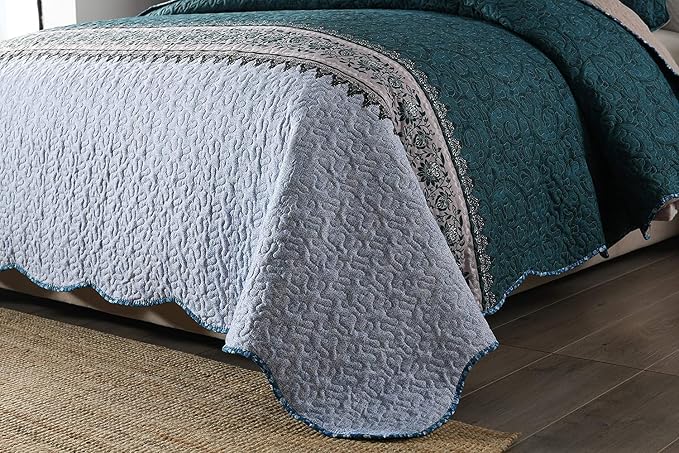 Travan 3-Piece King Quilt Set Quilted Bedspread Oversized Microfiber Soft Lightweight Bedding Set with Shams for All Season, Blue Ocean, King Size