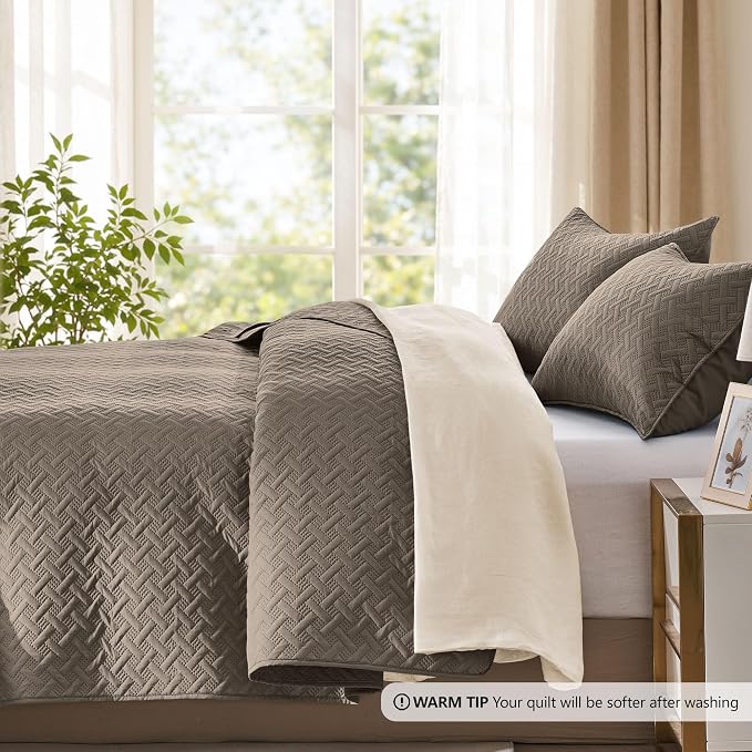 FLYMME Twin Quilt Set,Lightweight Mocha Brown Bedspreads,Basket Weave Pattern,Ultra Soft Microfiber Bedspread Bed Coverlet 2 Pieces for All-Seasons (1 Quilt,1 Shams)
