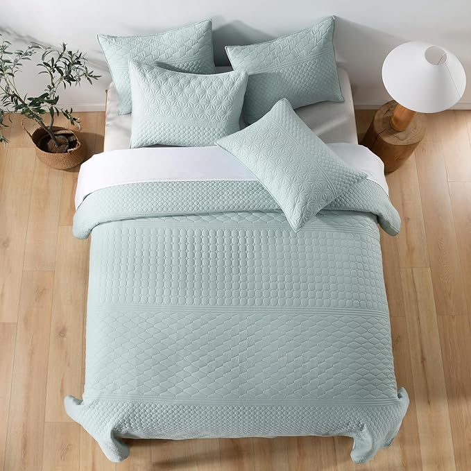 HORIMOTE HOME Sprout Green Twin Size Quilt Set - Soft Microfiber Bedspread with 1 Sham, Lightweight & All-Season Geometric Coverlet for Cozy Bedding