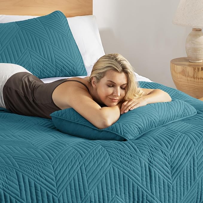 Exclusivo Mezcla Ultrasonic Twin Quilt Bedding Set, Teal | Lightweight Bedspreads, Soft Microfiber, Modern Geometric Coverlet, All Season Bed Cover, 1 Quilt and 1 Pillow Sham