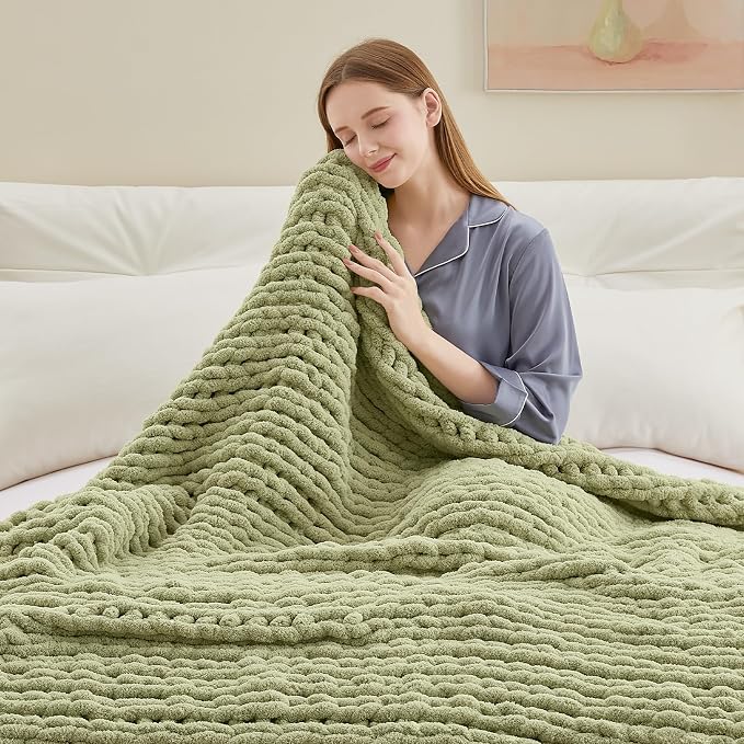 Negwoo Chunky Knit Throw Blanket, Knitted Throw Chenille Yarn, 30"*40" | Soft Thick Cable Knitted Blankets, Handmade Big Thick Blanket, Machine Washable Cute Comfy Blanket for Home Decor,Light green