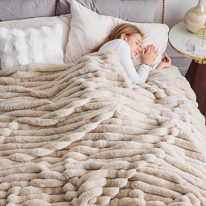 NEWCOSPLAY Faux Fur Ribbed Throw Blanket for Couch, Linen, 50"x60" | Plush Soft Thick Warm Blanket for Couch Sofa Bed 850GSM, Fluffy Cozy Luxury Decorative Throw, Gift for Women Men