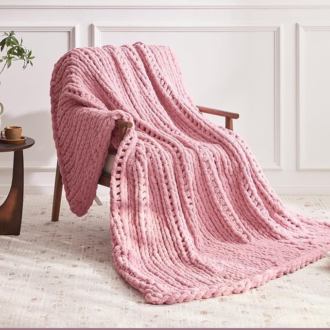 Negwoo Chunky Knit Throw Blanket, Knitted Throw Chenille Yarn, 40"*50" | Soft Thick Cable Knitted Blankets, Handmade Big Thick Blanket, Machine Washable Cute Comfy Blanket for Home Decor, Light pink