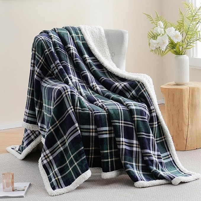 PU MEI Sherpa Fleece Throw Blanket 80" x 90" Reversible Plush Fluffy Large Big Blanket Lattice Flannel Blankets for All Season Use,Dark Green Check