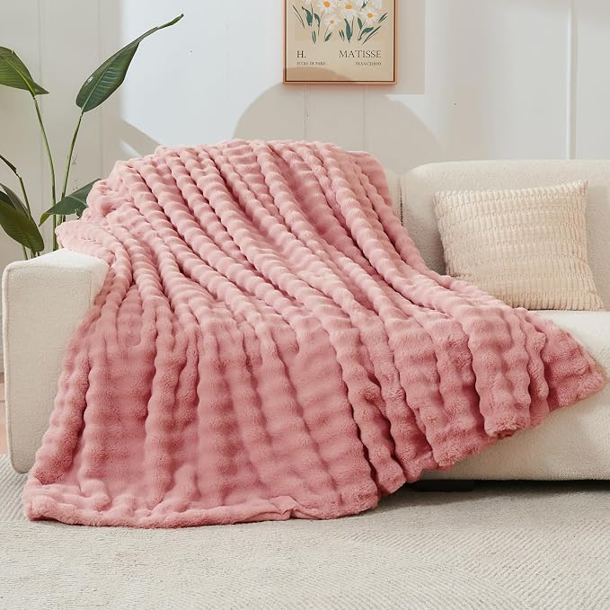 NEWCOSPLAY Faux Fur Fluffy Bubble Throw Blanket for Couch, Pink, 50"x60" | Soft Thick Warm Bubble Blanket for Couch Sofa Bed 550GSM, Plush Cozy Luxury Decorative Throw, Gift for Women Men
