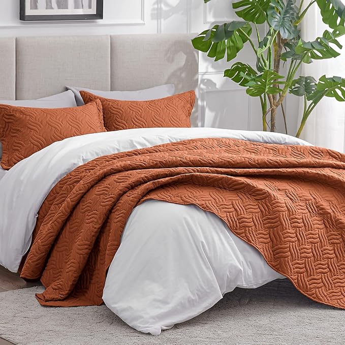 Love's cabin King Size Quilt Bedding Set Umber Bedspreads - Bed Summer Lightweight Bedspread Comforter - Wave Pattern Bedding Coverlet for All Season - 3 Pieces (1 Quilt, 2 Pillow Shams)