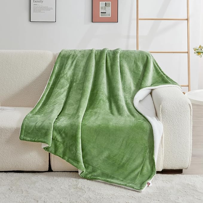 SOCHOW Sherpa Fleece Throw Blanket, Sage Green, 50x60 inches | Double-Sided Super Soft Luxurious Plush Blanket Throw Size