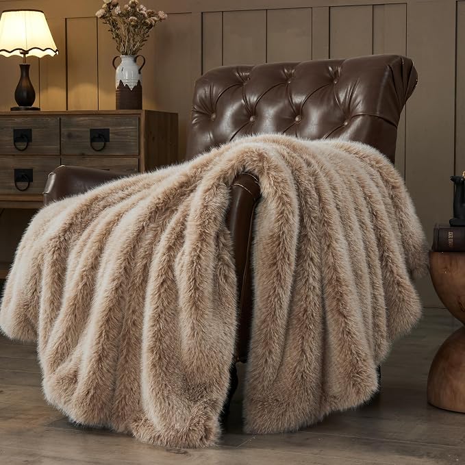NEWCOSPLAY Faux Fur Thick Throw Blanket for Couch, Brown White, 50"x60" | Luxury Fluffy Thick Warm Blanket for Couch Sofa Bed 1000GSM, Soft Plush Cozy Decorative Throw, Gift for Women Men