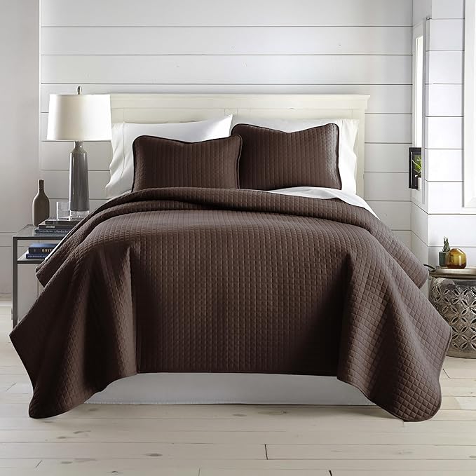 Southshore Fine Living, Inc. Oversized King Quilt Bedding Set, Soft Brushed Microfiber Bedspread, Pet Hair Resistant Bedding, California/King Quilt Coverlet Set with 2 Shams, Chocolate Brown
