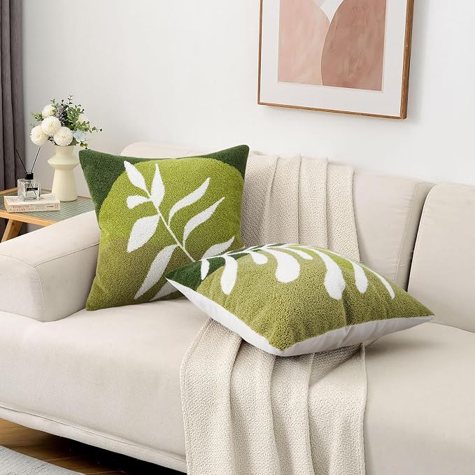 Merrycolor Boho Decorative Throw Pillow Covers 18x18 Tufted Green Decorative Pillows Covers Leaf Mid Century Modern Throw Pillows for Bed Couch Sofa Living Room 1PC （Green and White ）