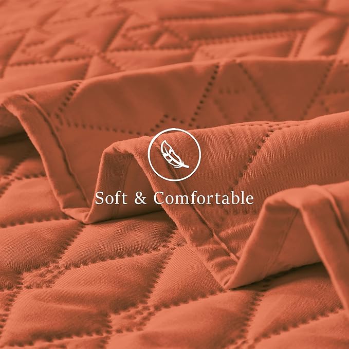 akkialla King/Cal King Size Quilt Bedding Set,Burnt Orange Lightweight Microfiber Soft Bedspread,Modern Style Geometric Pattern Coverlet Set for All Seasons,3 Piece(1 Quilt,2 Pillow Shams)
