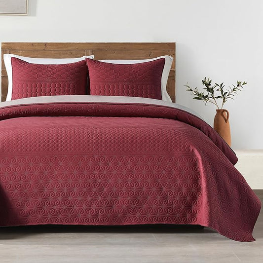 HORIMOTE HOME Burgundy Red King Size Quilt Set - Soft Microfiber Bedspread with 2 Shams, Lightweight & All-Season Geometric Coverlet for Cozy Bedding