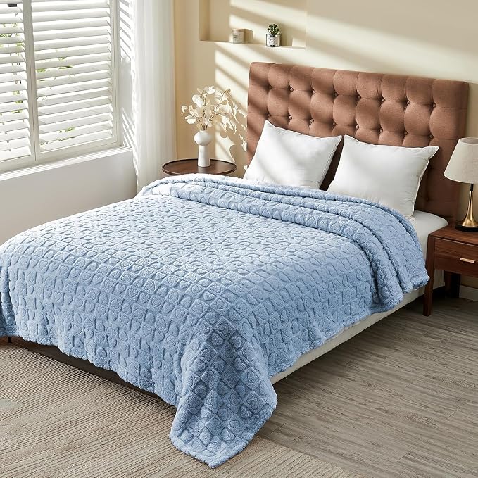 FY FIBER HOUSE Knitted Throw Blankets with Heart Checkered,Soft Warm Blankets for Lover Mom Father Gifts,Washable Lightweight Fuzzy Blanket for Couch Sofa Bed All Season(Light Blue,60"x80")