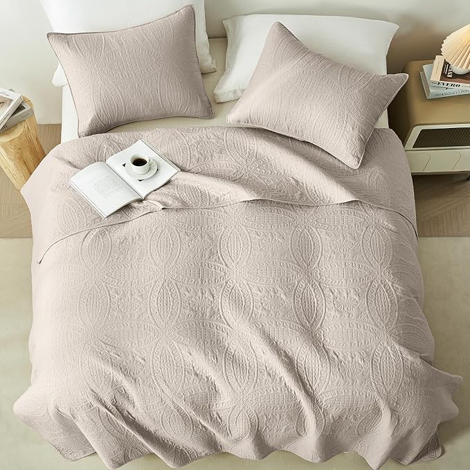 akkialla Taupe Full/Queen Quilt Set, Ultrasonic Lightweight Bedspread Coverlet for Modern Minimalist Bedroom, Soft Microfiber Coin Pattern Bedding, 3-Piece (1 Quilt, 2 Pillow Shams) | Breathable fabric