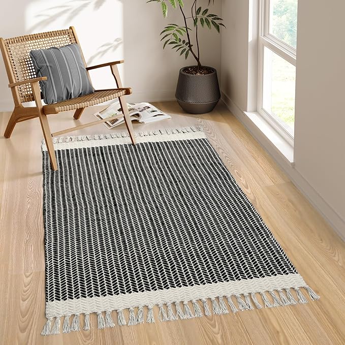 Lahome Boho Bathroom Rugs, 3x5 Washable Area Rug for Kitchen Bedroom Entry | Bath Door Mat with Tassels Woven Cotton, Farmhouse Black And White Throw Carpet for Entryway Living Room Laundry Dorm Decor