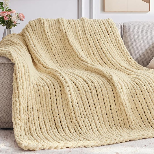 Negwoo Chunky Knit Throw Blanket, Knitted Throw Chenille Yarn, 30"*40" | Soft Thick Cable Knitted Blankets, Handmade Big Thick Blanket, Machine Washable Cute Comfy Blanket for Home Decor, Oatmeal