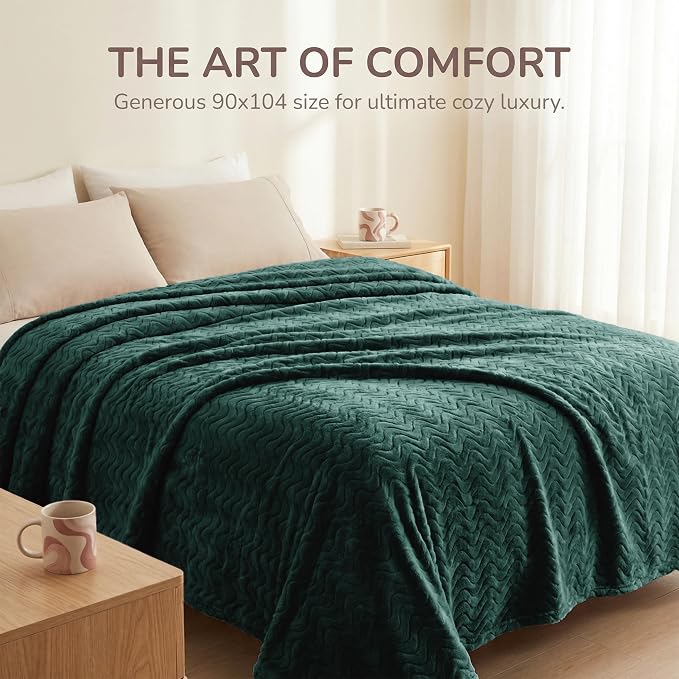 Exclusivo Mezcla Soft Fleece Blanket King Size for Bed, Sofa, Forest Green | 90"x104" Breathable Lightweight Flannel Blanket for Summer, Plush Cozy Jacquard Wave for Home Decor