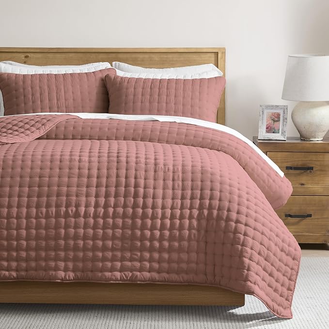 WDCOZY Queen Size Quilts Bedding Sets with 2 Pillow Shams, Lightweight Soft Bedspread Coverlet, Quilted Blanket Thin Comforter Bed Cover for All Season, 3 Pieces, 90x90 inches, Rose Red