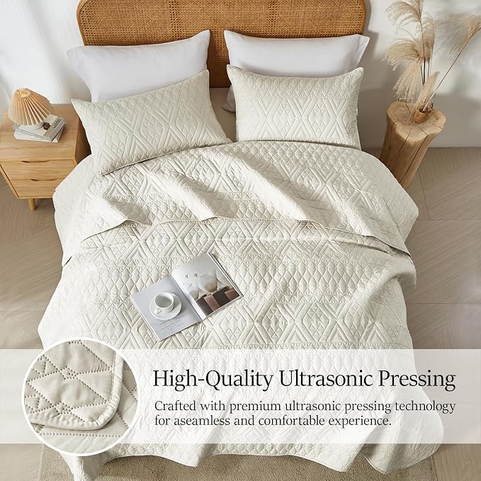 akkialla Twin Quilt Set, Boho Style in a Solid Color, Cream Lightweight Microfiber Bedspread, Soft and Breathable Coverlet for All Seasons, 2-Piece Bedding Set (1 Quilt, 1 Pillow Sham)