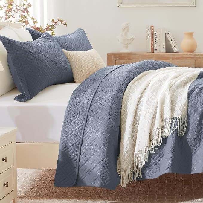 EXQ Home Twin Quilt Set Lightweight Squares Pattern Bluish Grey Bedding Set | Soft Microfiber Bedspread, Breathable & Wrinkle-resistant Coverlet. All-season Use for Hot Sleepers. 2-pc Set with 1 Sham