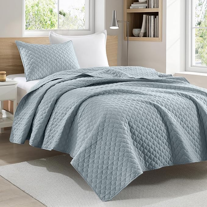 HORIMOTE HOME Quilt Twin Size Chambray Blue, Lightweight Quilt for Summer Ultra-Soft Microfiber Modern Style Quilted Clouds Pattern Bedspread Quit Set 2 Pieces (1 Quilt and 1 Pillow Sham)
