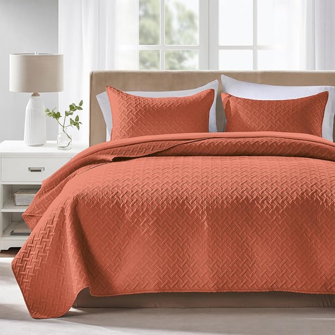 FLYMME Oversized King/California King Quilt Set 118"x106", Burnt Orange 3-Piece Floor-Length Bedspread, Premium Microfiber Lightweight Coverlet for King/California King Bed (1 Quilt, 2 Shams)
