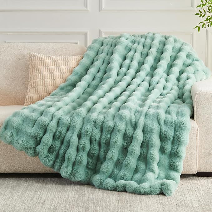 NEWCOSPLAY Faux Fur Thick Bubble Throw Blanket for Couch, Green, 50"x60" | Luxury Fluffy Thick Warm Bubble Blanket for Couch Sofa Bed 1000GSM, Soft Plush Cozy Decorative Throw, Gift for Women Men
