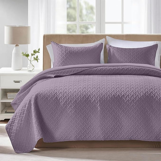 FLYMME Oversized King/California King Quilt Set 118"x106", Grayish Purple 3-Piece Floor-Length Bedspread, Premium Microfiber Lightweight Coverlet for King/California King Bed (1 Quilt, 2 Shams)