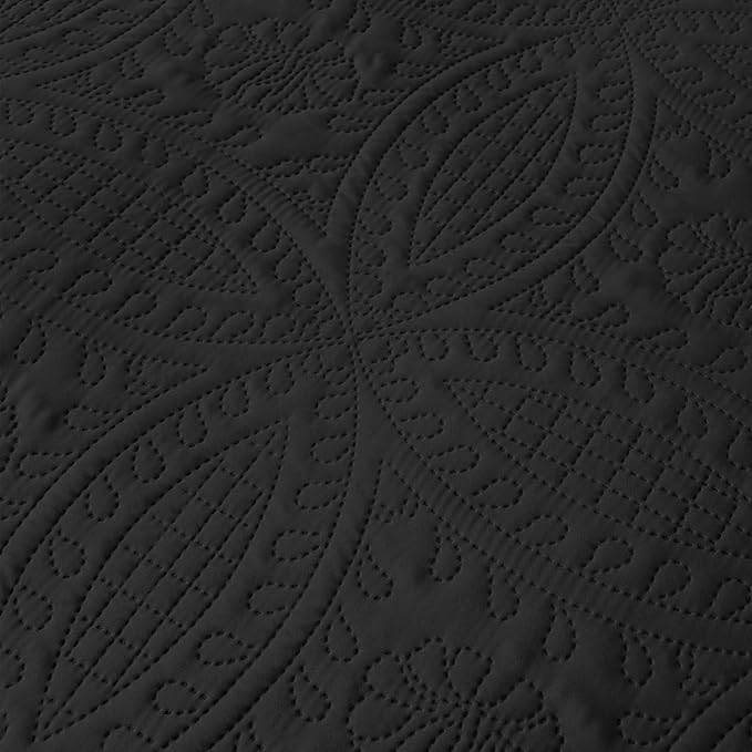 akkialla King Quilt Bedding Set,Black Ultrasonic King/Cal King Quilt Set,Lightweight Soft Bedspread Coverlet,Modern Style Coin Pattern Bed Cover for All Seasons,3 Piece(1 Quilt,2 Pillow Shams)